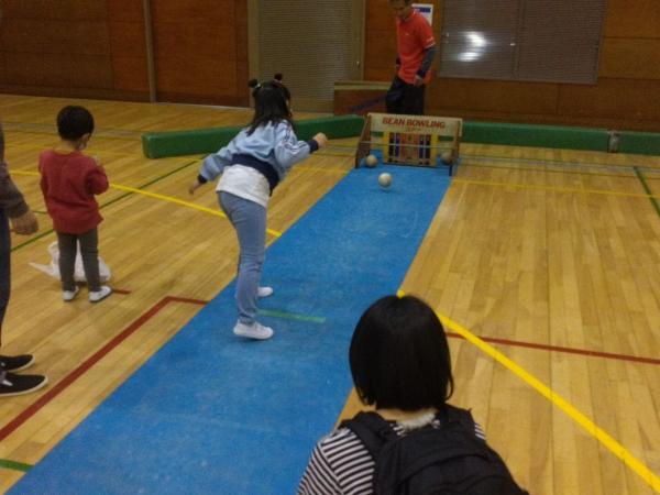 チャレンジゲーム(ビーンボウリング)