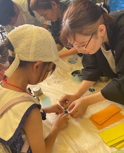 工場での体験(風鈴製作)