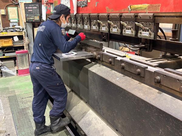 競技の様子(精密板金技能)