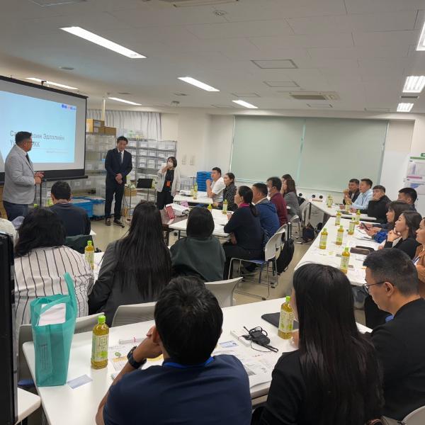 視察企業での研修の様子(講話2)