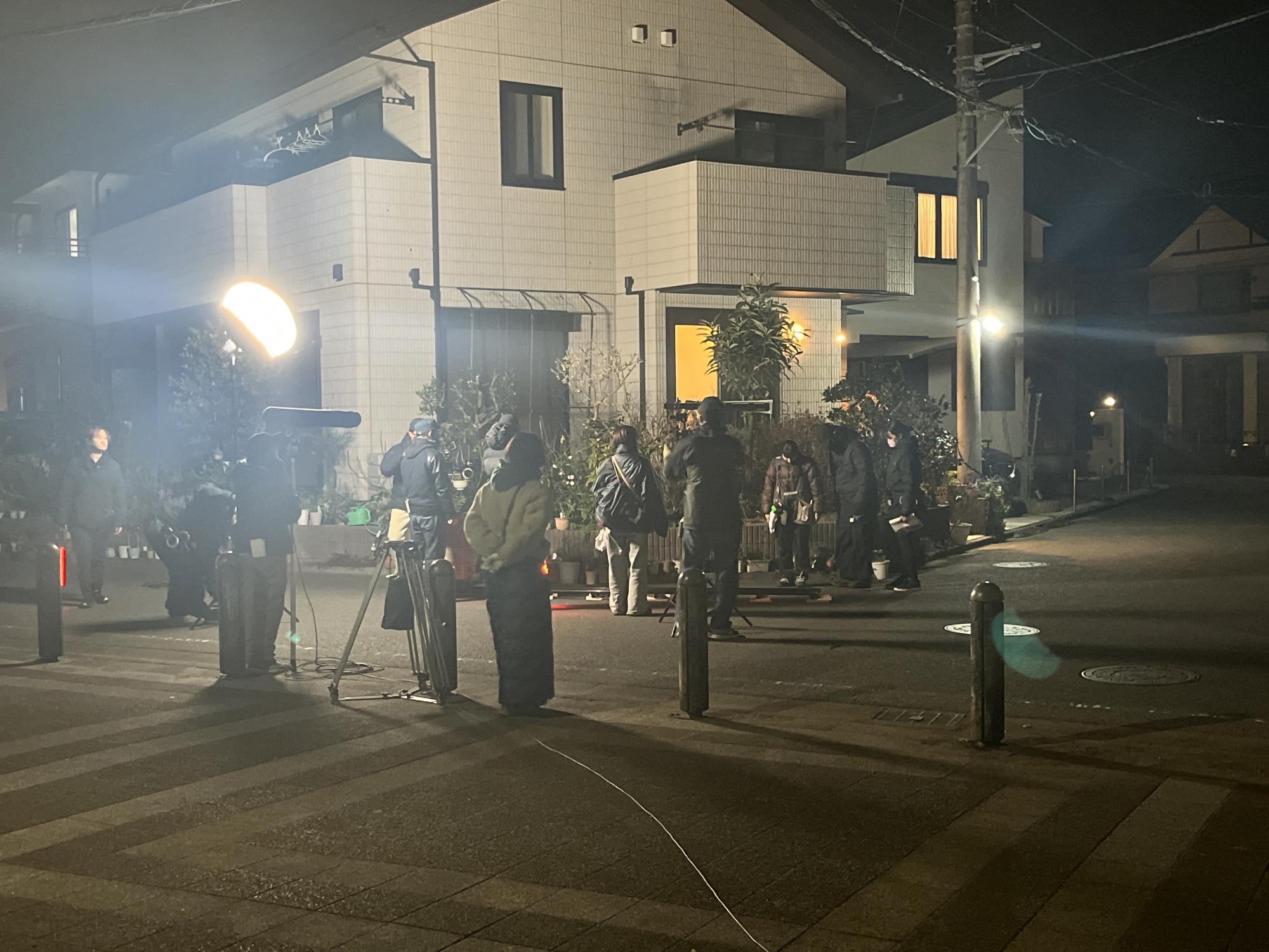 早川城山地区の道路での撮影風景