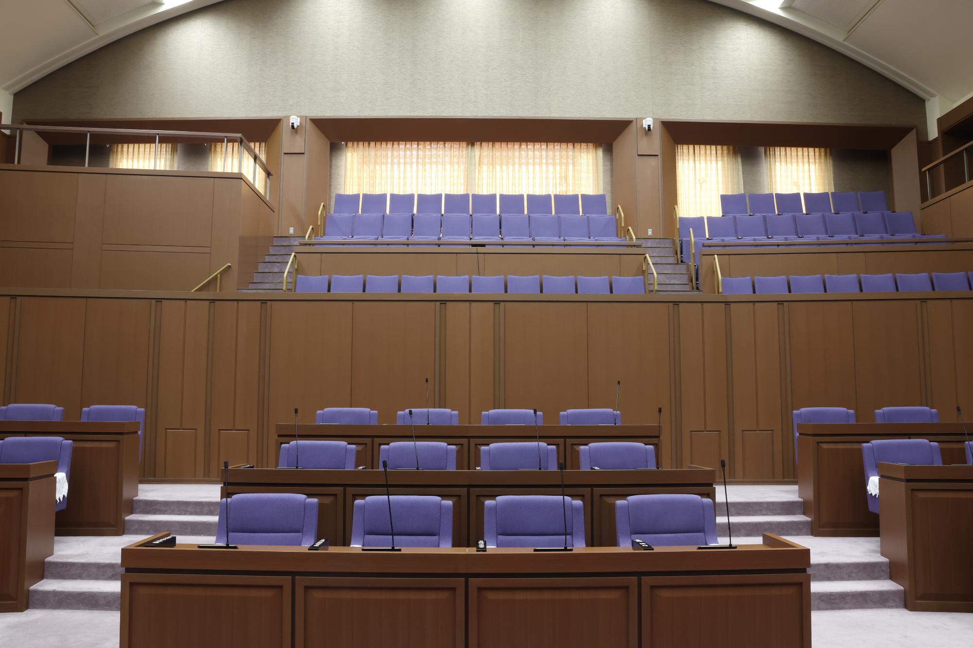 市役所議会棟