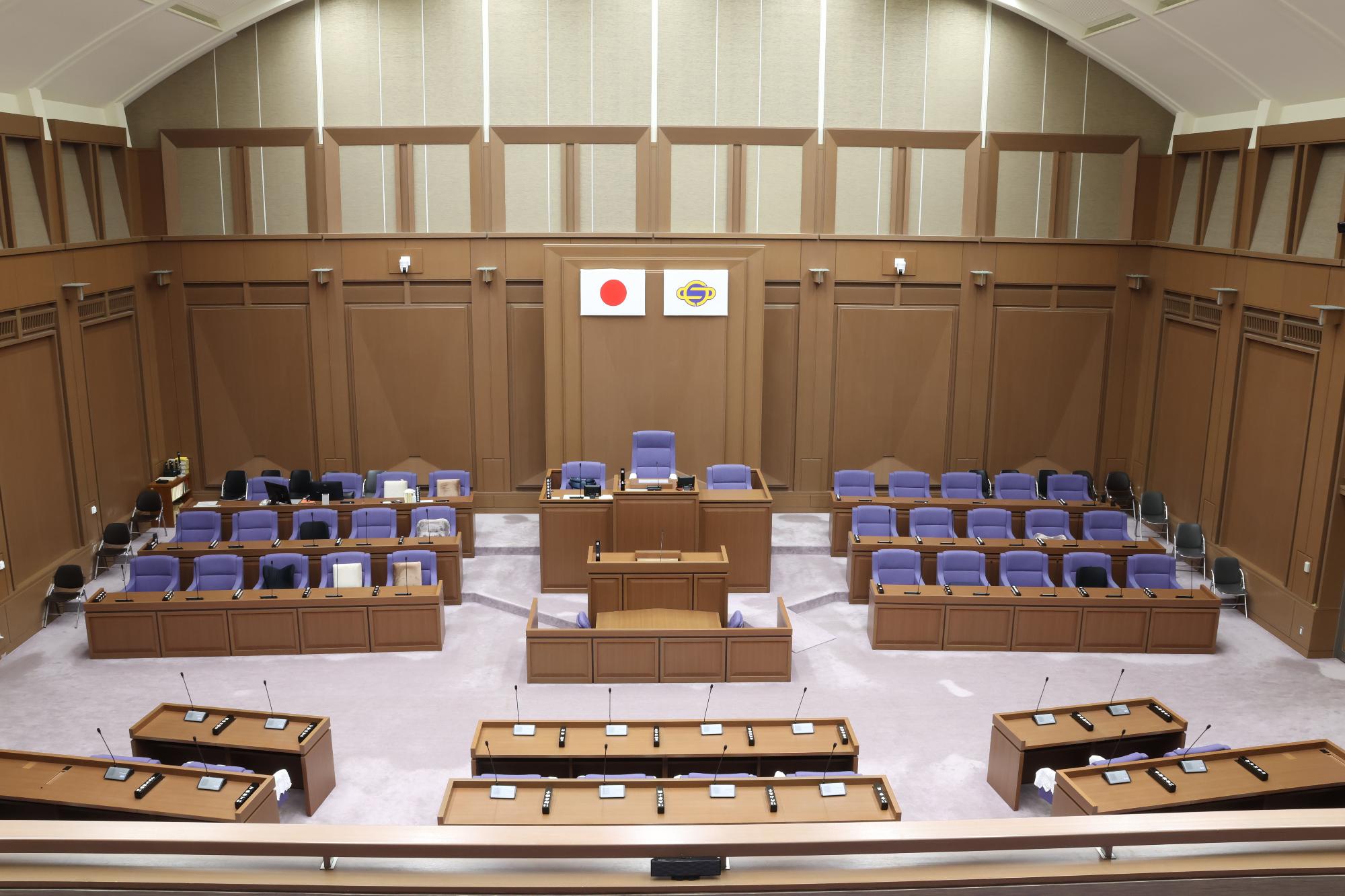 市役所議会棟