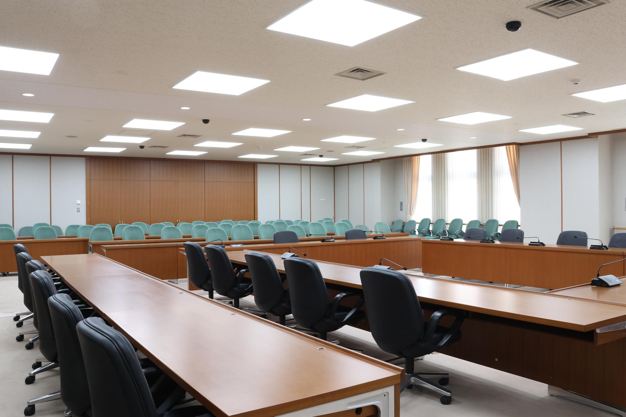 市役所議会棟