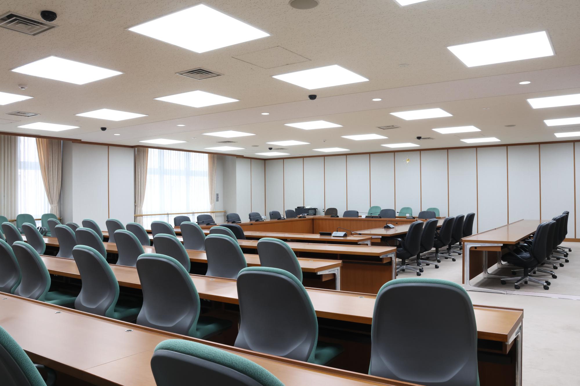 市役所議会棟