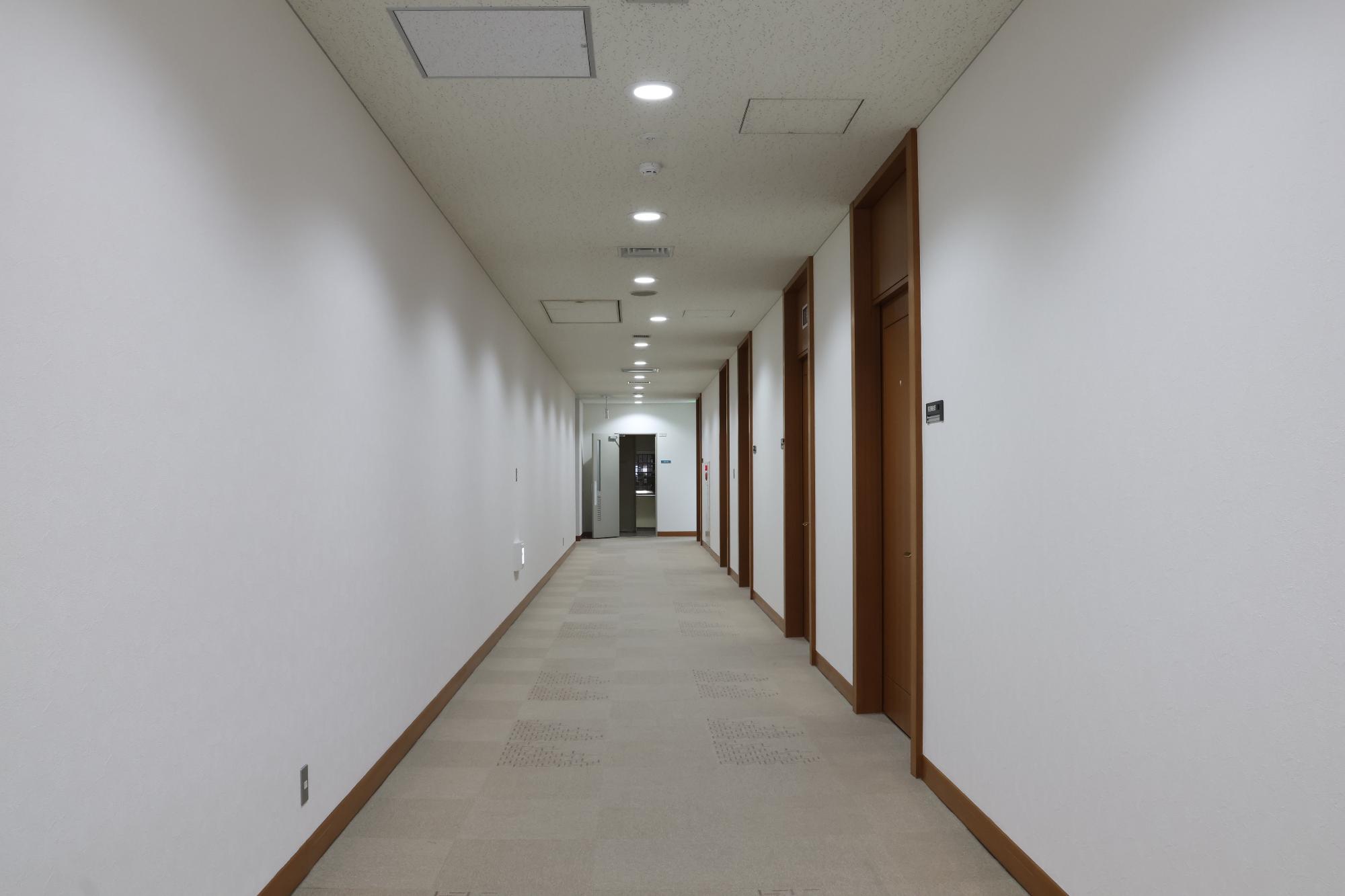 市役所議会棟