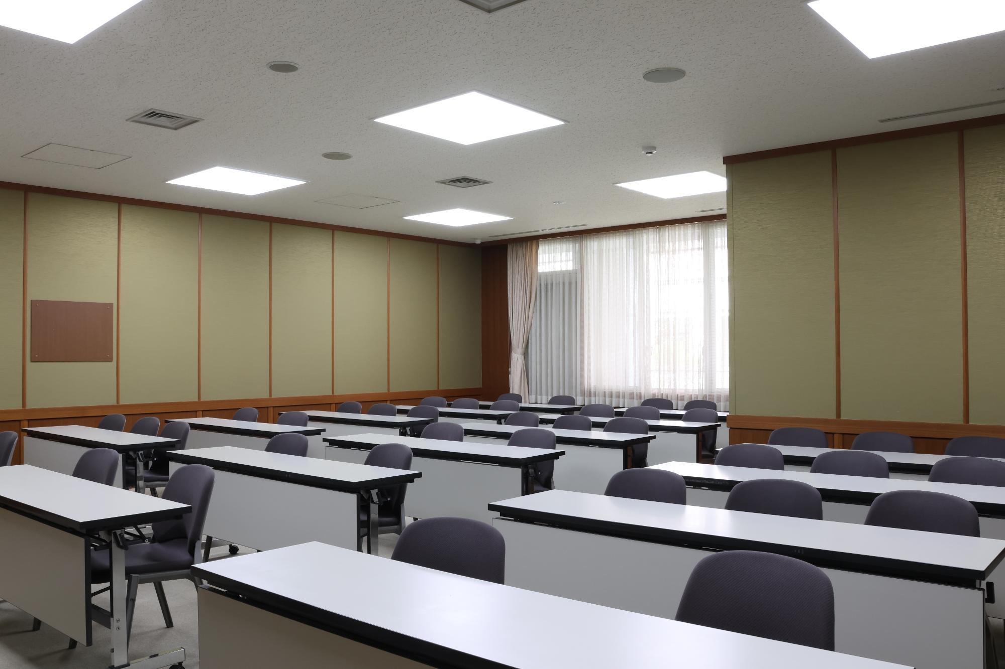 市役所議会棟