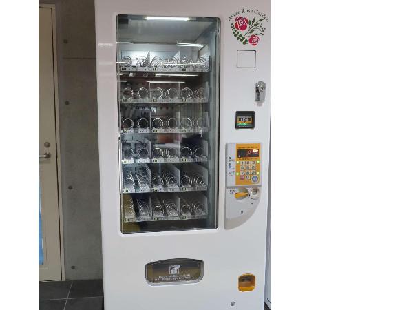 設置した自動販売機正面