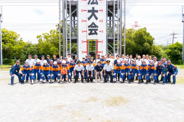 選手及び応援者全員で集合写真