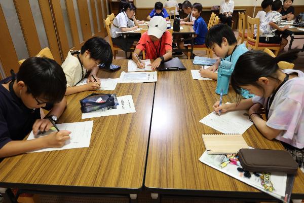ミーティング（振り返り学習）の様子