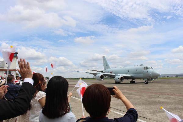 P－1離陸見送り