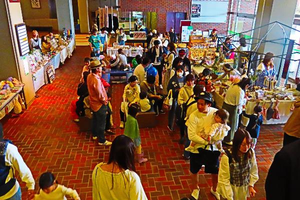 オーエンス文化会館のCotton Marchéイベント