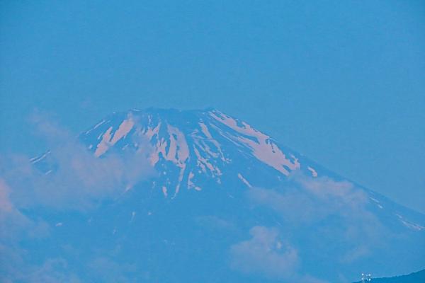 梅雨時期の前の富士山
