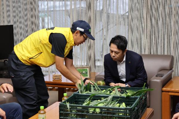 表敬訪問の様子
