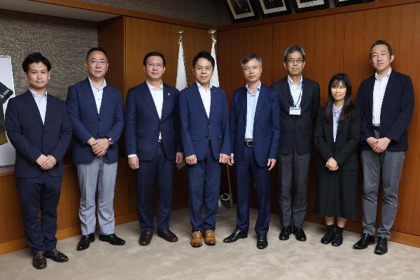 表敬訪問の様子