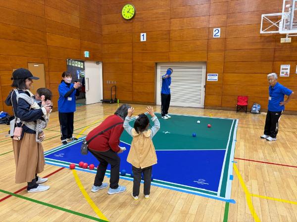 ニュースポーツ体験（ボッチャ）