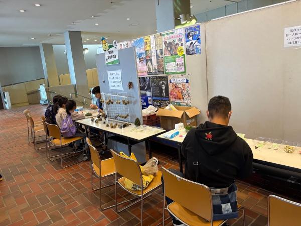 松ぼっくりオーナメント・ツリー作り