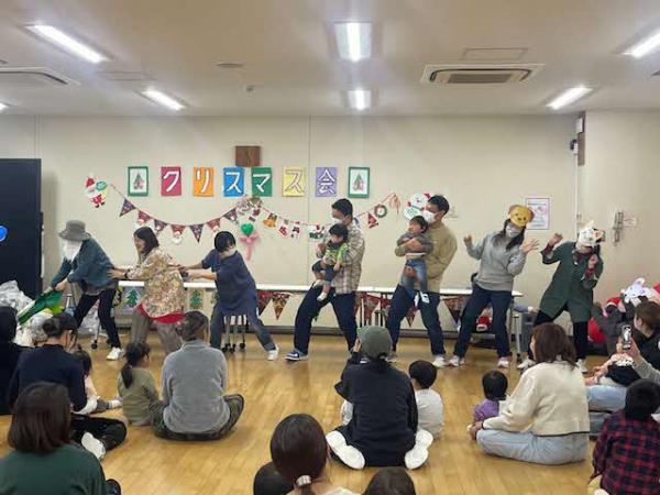 劇「大きなかぶ」の様子