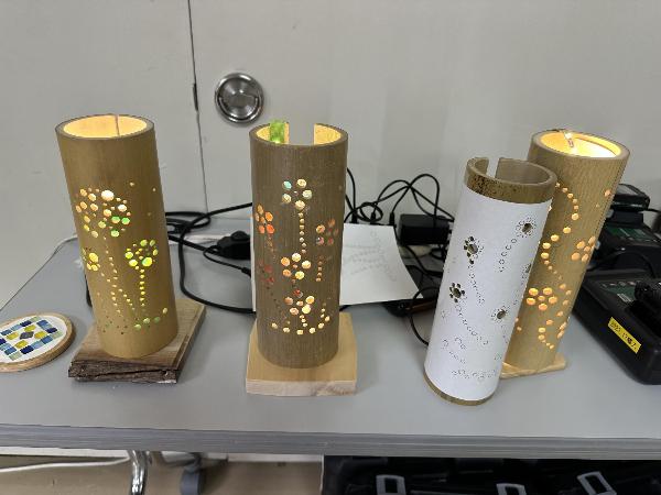 ランプシェード作りの様子