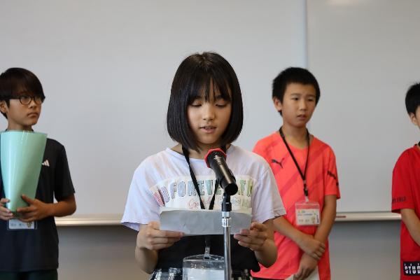 あやせっ子平和学習生報告会の様子