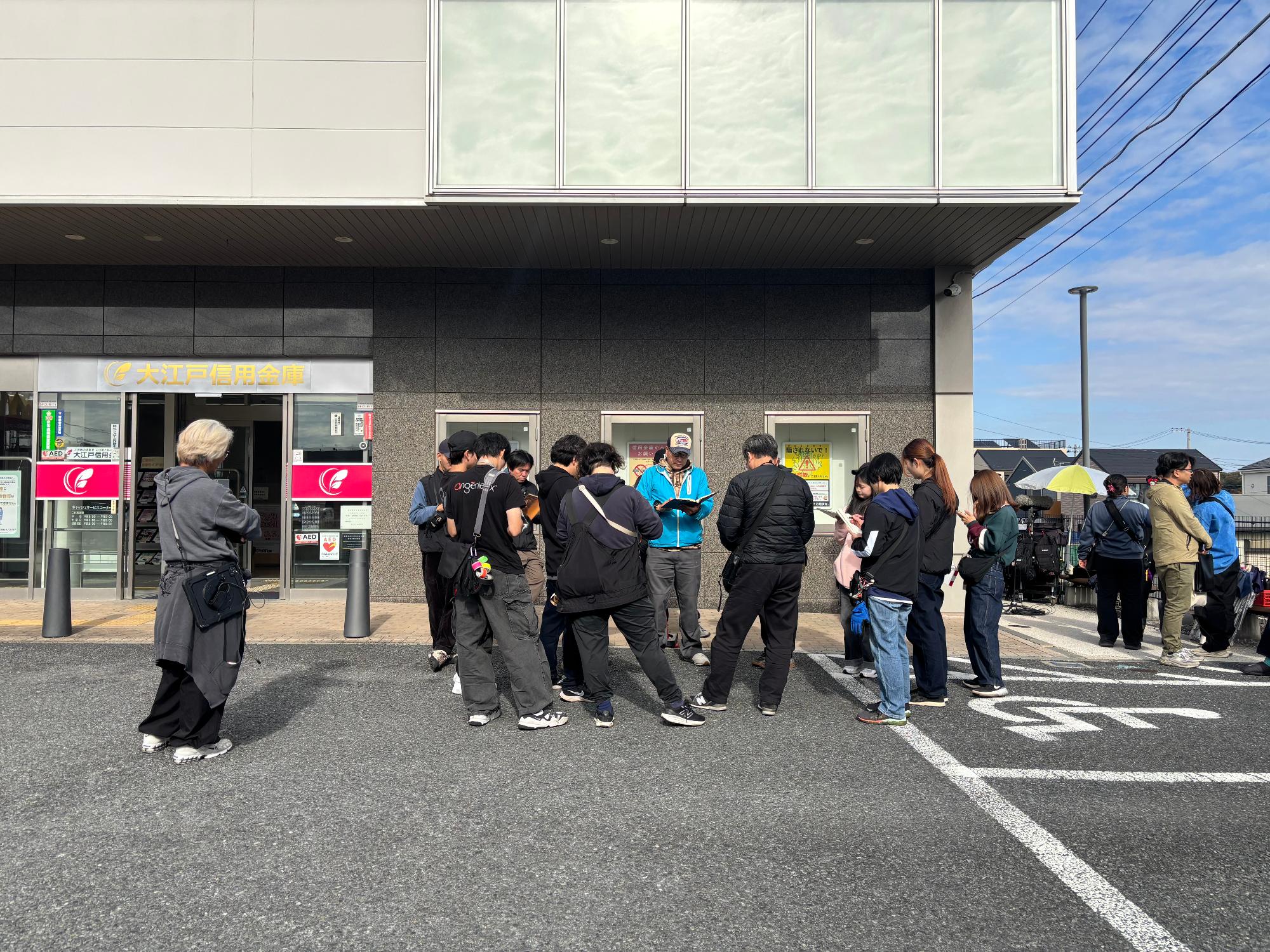 かながわ信用金庫綾瀬支店での撮影風景