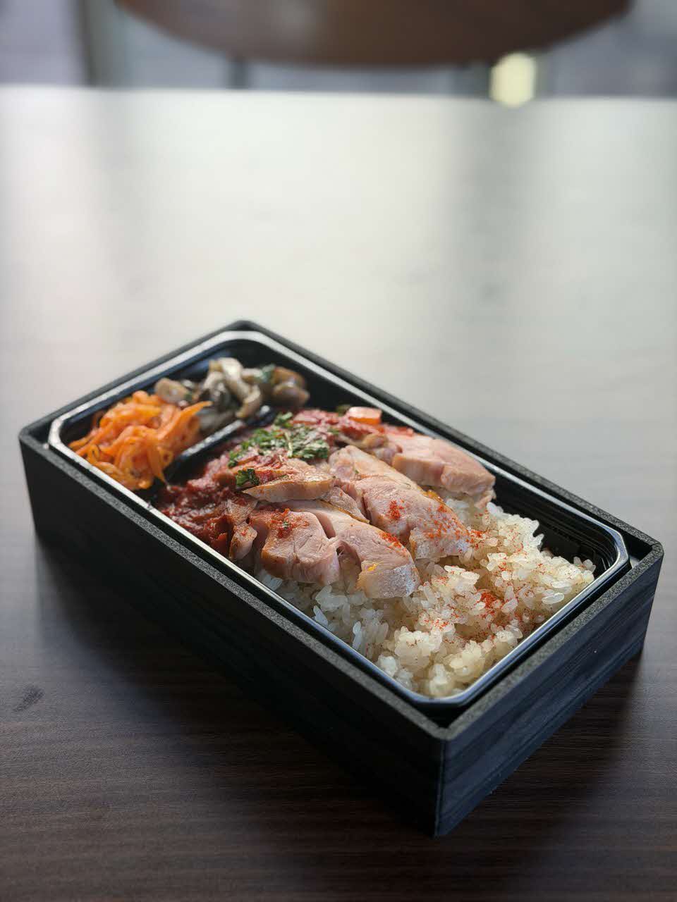 バスクチキン弁当