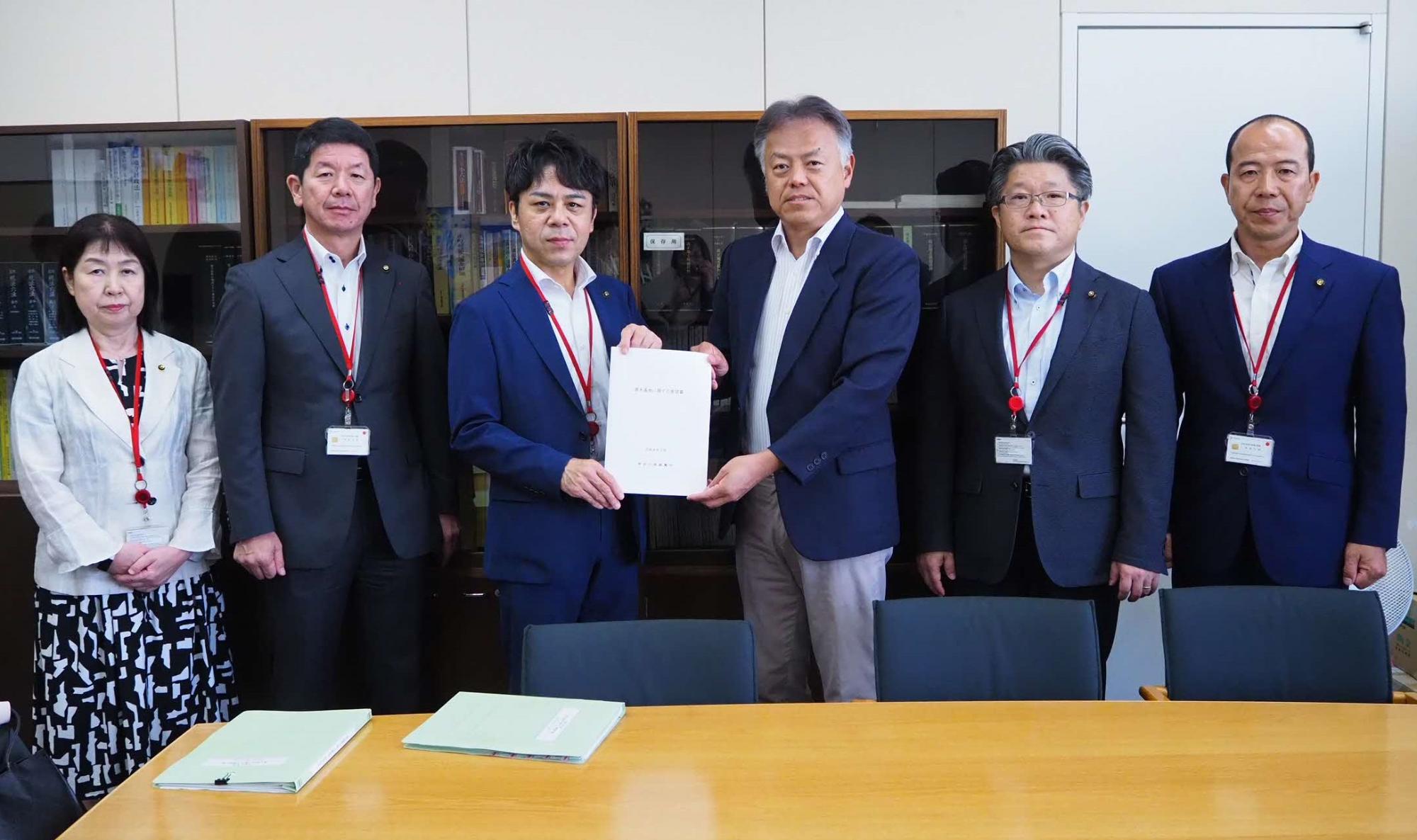 総務省での要請