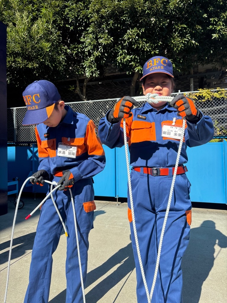 結索訓練をする子供達