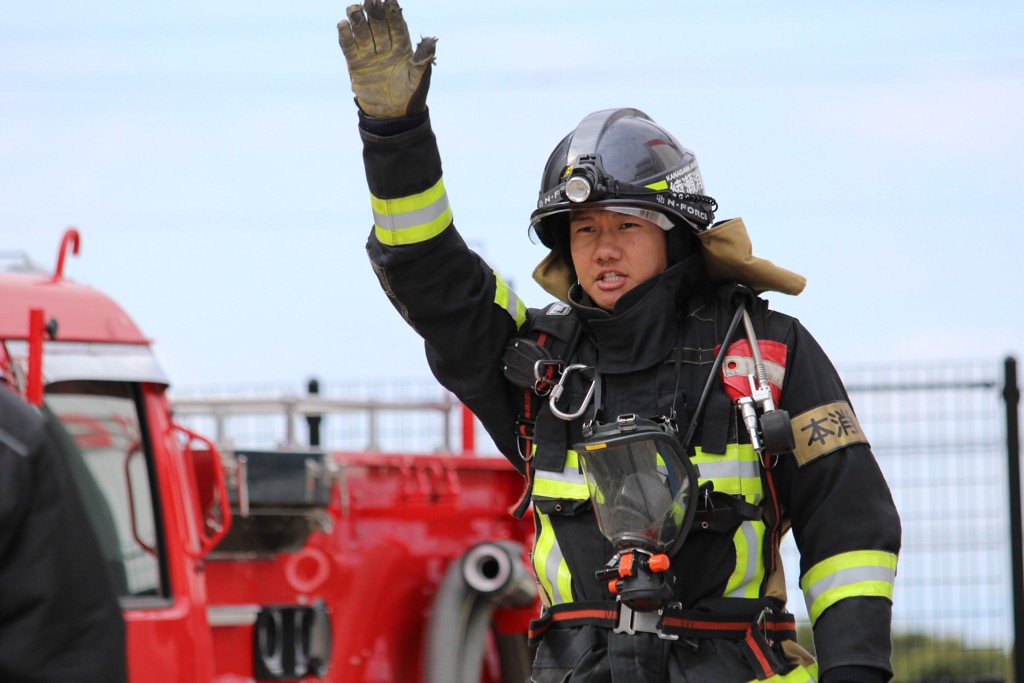 防火衣着装よし