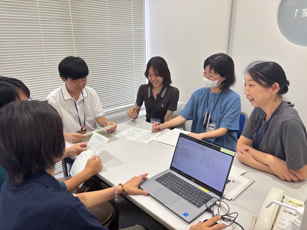 保健師打ち合わせ写真